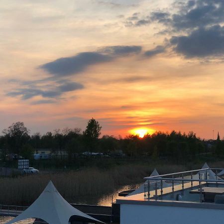 Hausboot Harmonie Hotel Bitterfeld-Wolfen Exterior photo